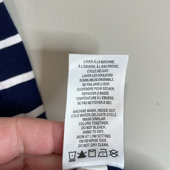 Reitmans R Essentials Striped Scoop Neck Short Sleeve T-Shirt Navy Blue White M - Picture 9 of 11